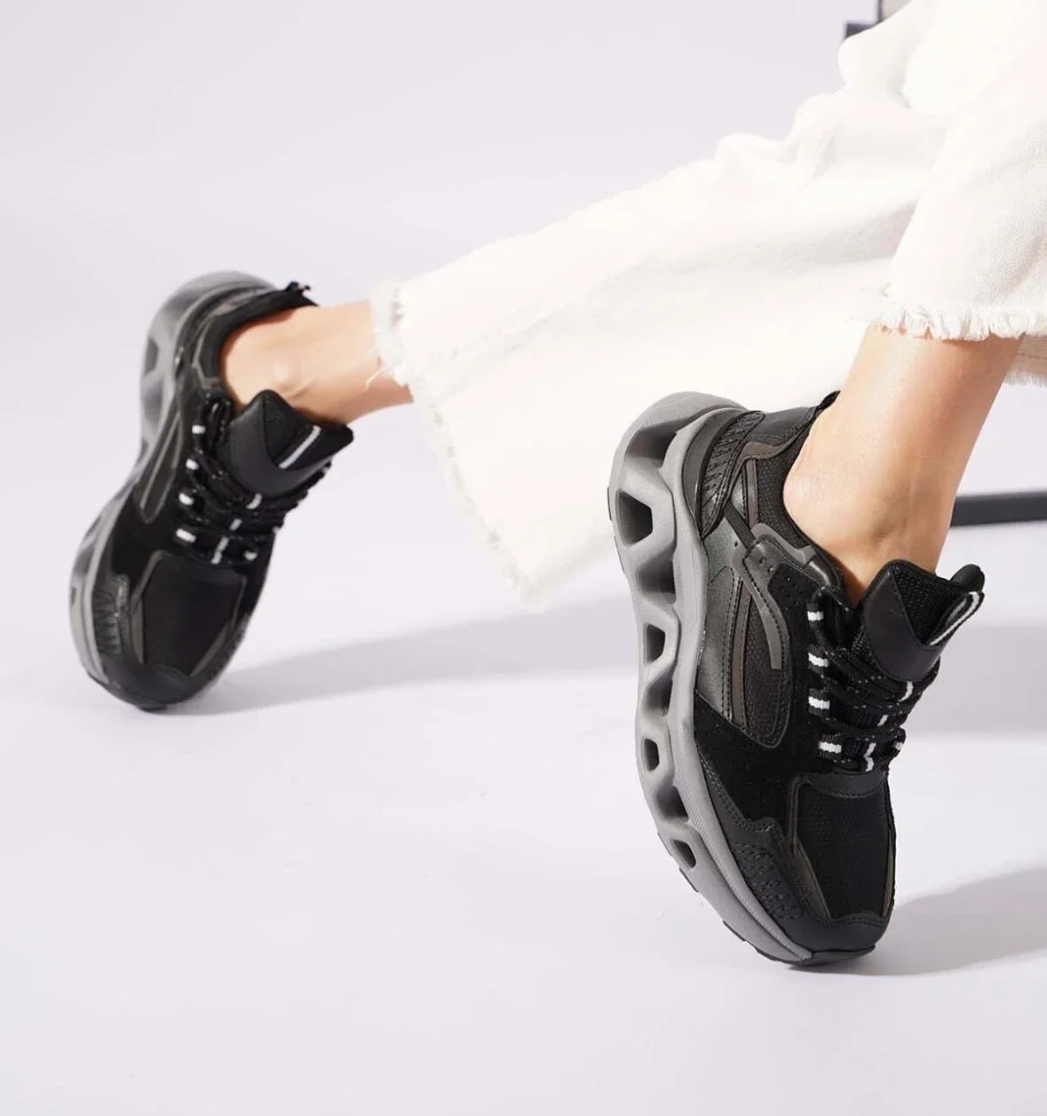 Bağcıklı Gri Kadın Spor Sneaker – Özel Esnek Tabanlı Üst Kalite Model – Toptan - Renk: Gri - Fotoğraf 3 / 3