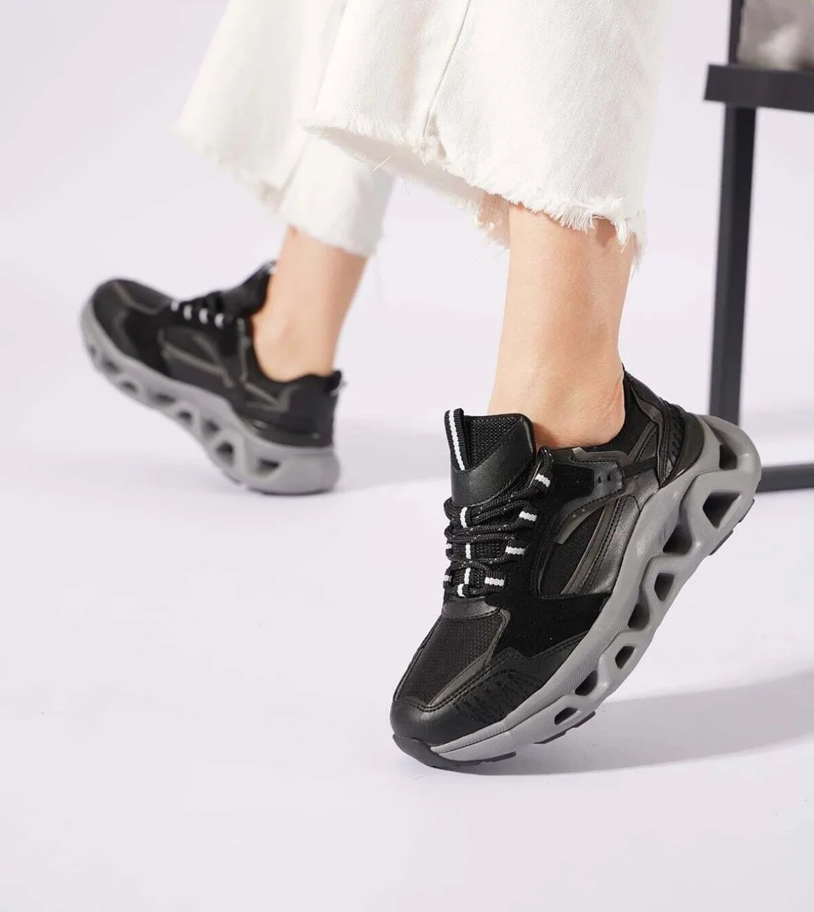 Bağcıklı Gri Kadın Spor Sneaker – Özel Esnek Tabanlı Üst Kalite Model – Toptan - Renk: Gri - Fotoğraf 1 / 3