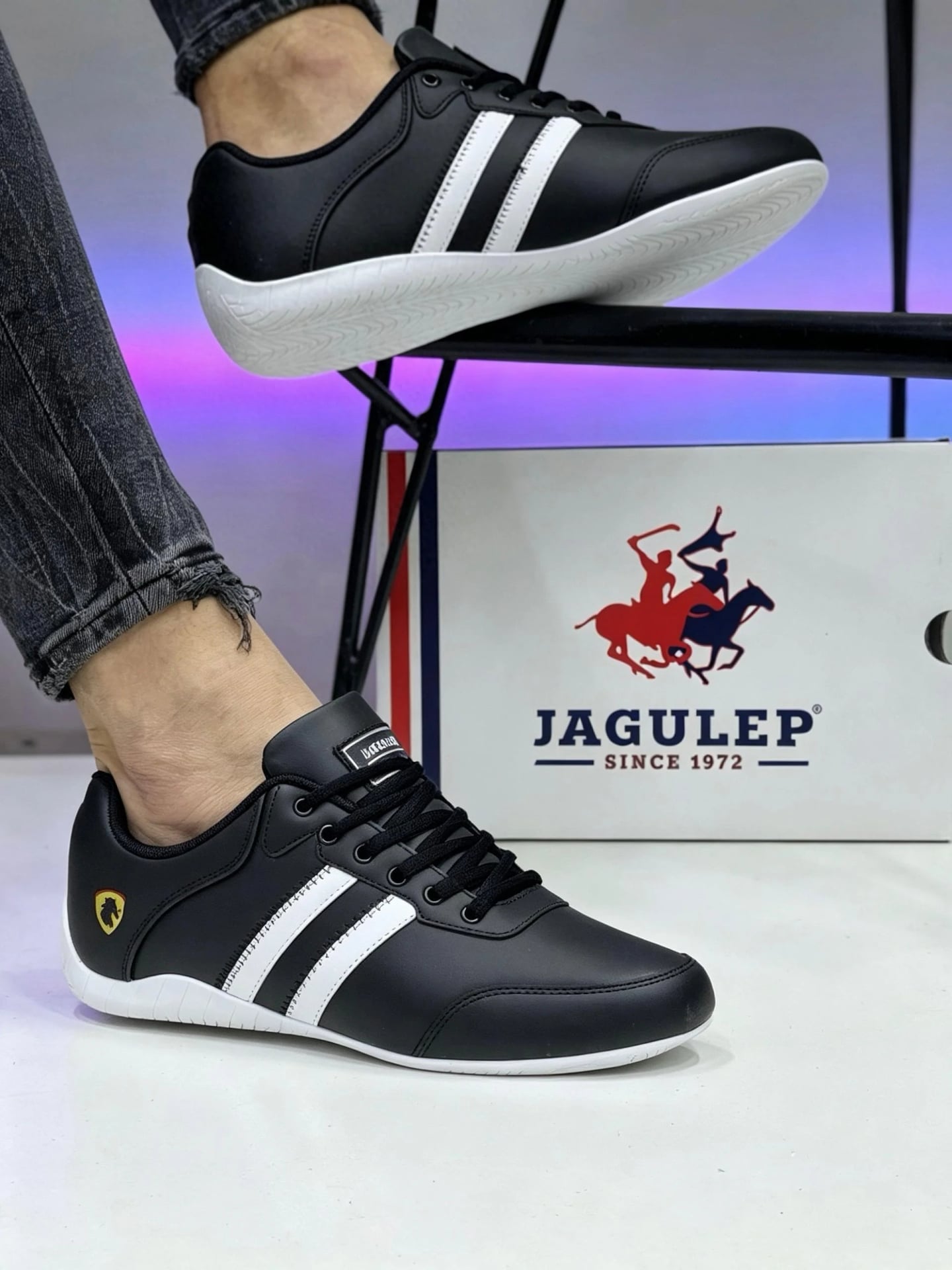 Siyah Bağcıklı Erkek Spor Sneaker - Güçlü Kauçuk Tabanlı Modern Tasarım - Günlük Konfor Sunan TOPTAN Model - Renk: Siyah - Fotoğraf 1 / 1