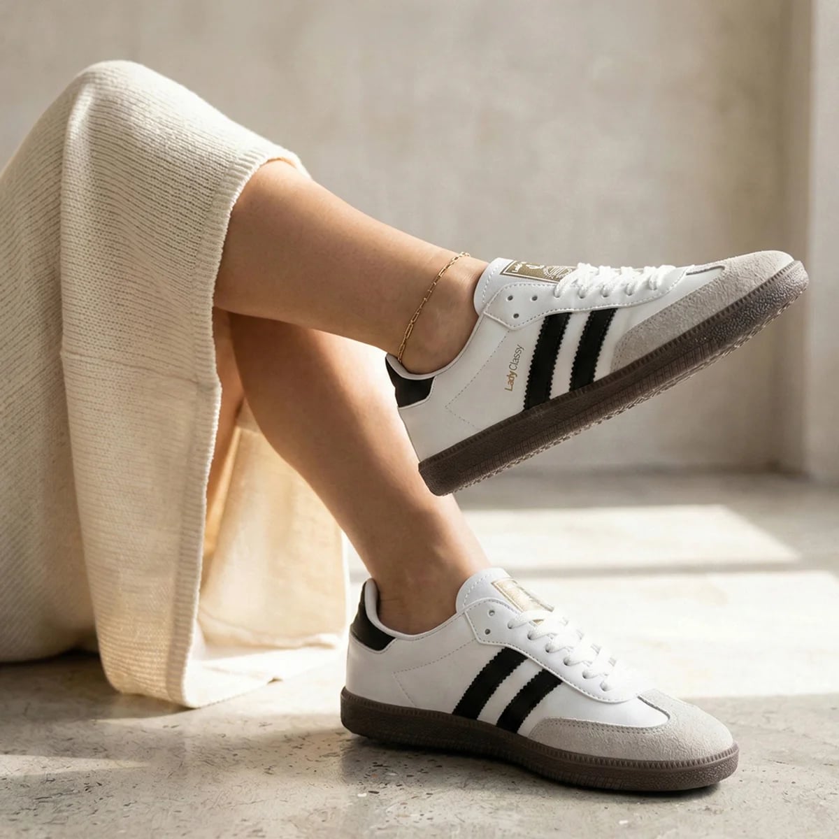 Bağcıklı Kadın Sneaker Beyaz Model – Günlük Kullanım İçin Rahat ve Şık Tasarım - Renk: Beyaz - Fotoğraf 2 / 5